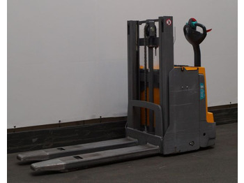 معدات تكديس JUNGHEINRICH EJD