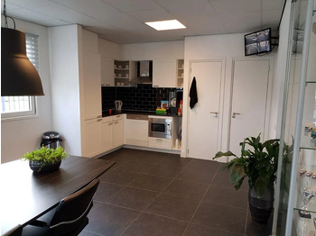 معدات الورش Bosch 100M2 COMPLETE OFFICE UNIT, FOTOS BEFORE AND AFTER / 2OFFICE + TOILET + KITCHEN + KANTOOR: صور 5