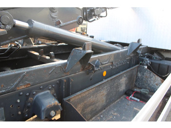 شاحنة ذات الخطاف Iveco Eurocargo 150E18 + manual + 3p: صور 5