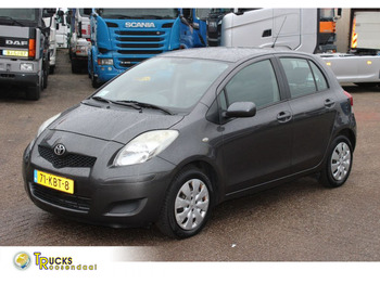 سيارة Toyota Yaris MANUAL: صور 1