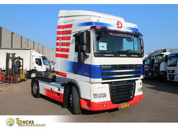 شاحنة جرار DAF XF 105