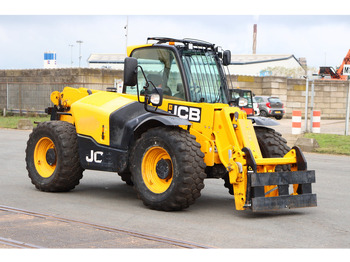 رافعة تلسكوبية JCB