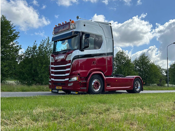 شاحنة جرار SCANIA S 500