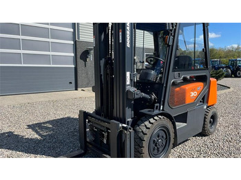 Doosan D30 G med kabine og KUN 57 TIMER FRA NY, MED TIME إيجار Doosan D30 G med kabine og KUN 57 TIMER FRA NY, MED TIME: صور 2 Doosan D30 G med kabine og KUN 57 TIMER FRA NY, MED TIME إيجار Doosan D30 G med kabine og KUN 57 TIMER FRA NY, MED TIME: صور 2