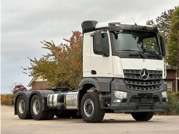 شاحنة جرار MERCEDES-BENZ Arocs 3351