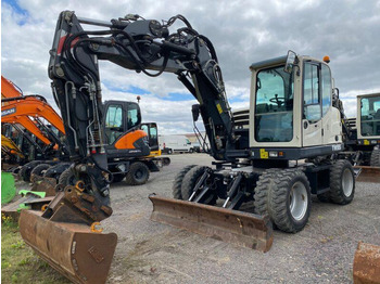 حفارة على عجلات TEREX