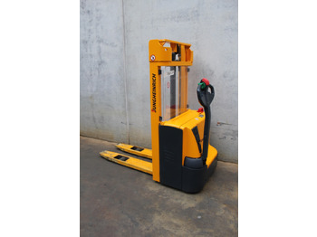 معدات تكديس JUNGHEINRICH EJC