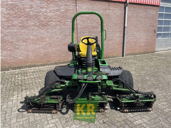 جزازة المروج JOHN DEERE 8700
