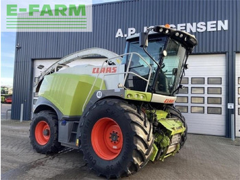 معدات حصادة الأعلاف CLAAS Jaguar 950