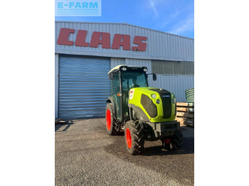 جرار CLAAS Nexos 220