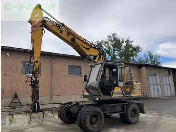 حفارة على عجلات JCB JS130W