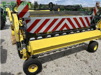معدات حصادة الأعلاف JOHN DEERE