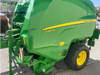 مكبس البالات المستطيله John Deere V451R: صور 5