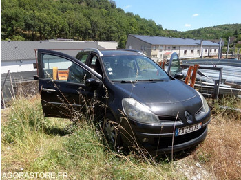 سيارة RENAULT