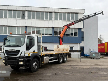 شاحنات مسطحة IVECO Trakker