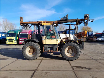 جرار JCB