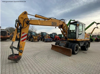 حفارة على عجلات LIEBHERR A 900