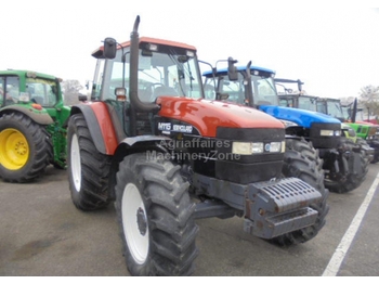 جرار New Holland M115: صور 1