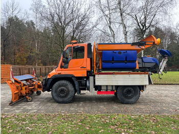 شاحنة UNIMOG U400