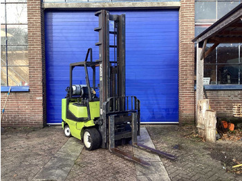 رافعة شوكية 1999 CLARK CGC30 FORKLIFT 7300 MM: صور 2 رافعة شوكية 1999 CLARK CGC30 FORKLIFT 7300 MM: صور 2