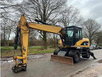 حفارة على عجلات CATERPILLAR M316D