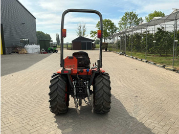 جرار صغير Kubota B2400: صور 4