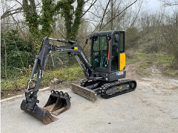 حفارة مصغرة VOLVO ECR25D