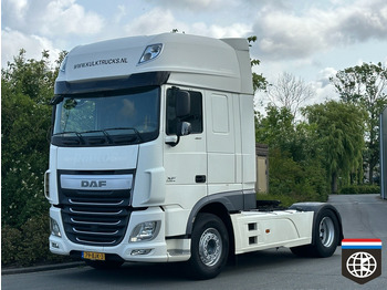 شاحنة جرار DAF XF 460