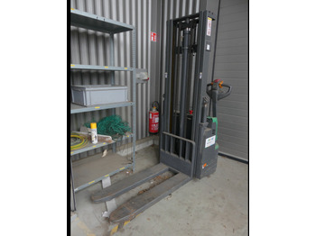 معدات تكديس