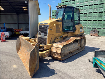 بلدوزر CATERPILLAR D6