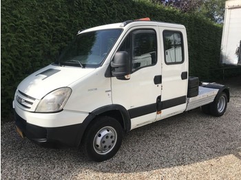 شاحنة جرار Iveco DAILY 40C18 BE Trekker 3500 KG: صور 1