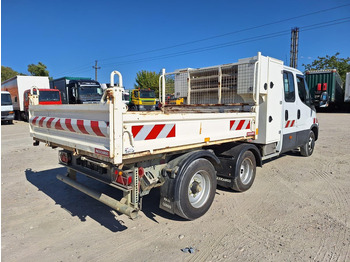 قلابة نصف مقطورة