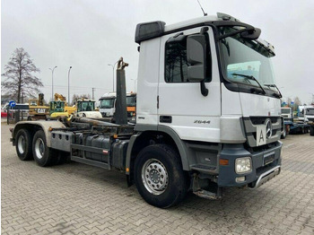 شاحنة ذات الخطاف MERCEDES-BENZ Actros 2644