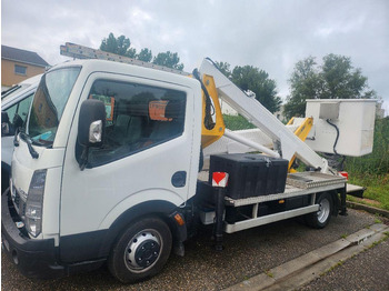 الشاحنات الصغيرة NISSAN