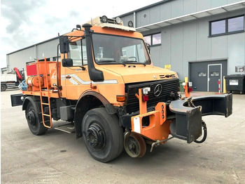 سيارة بلدية UNIMOG