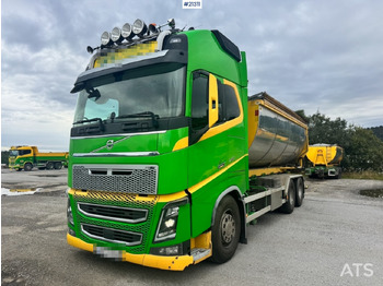 شاحنة ذات الخطاف VOLVO FH16 750