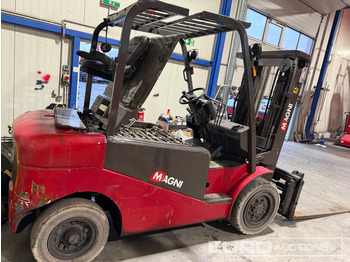 رافعة شوكية MAGNI