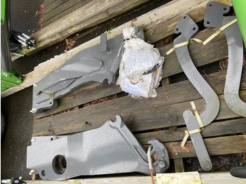 لوادر وحفارات أمامية FENDT