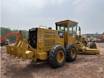 آلة تسوية الأرض CATERPILLAR 140G: صور 5