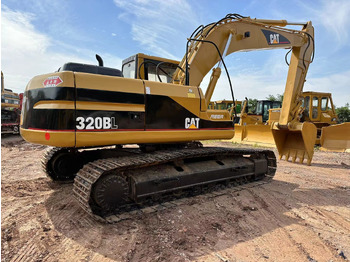 حفارات زحافة CATERPILLAR 320B