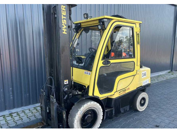 رافعة شوكية تعمل بالغاز HYSTER
