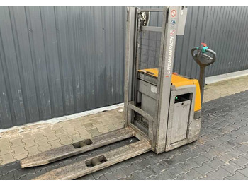 معدات تكديس JUNGHEINRICH EJC