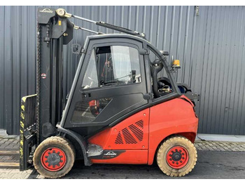 رافعة شوكية تعمل بالغاز Linde H40T-02: صور 2