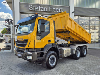 قلابات IVECO Trakker