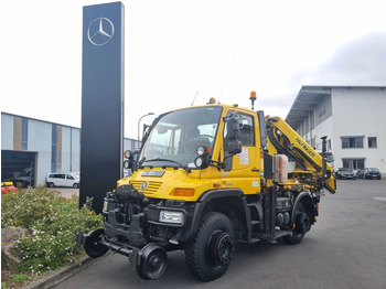 شاحنة, شاحنة كرين Mercedes-Benz Unimog U 400 4x4 Zweiweg Kran Palfinger PK 9501: صور 1
