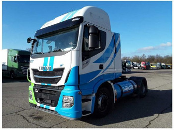 شاحنة جرار IVECO