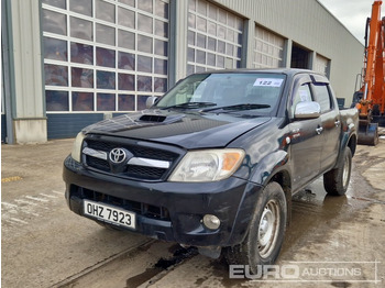 شاحنة البيك أب TOYOTA Hilux