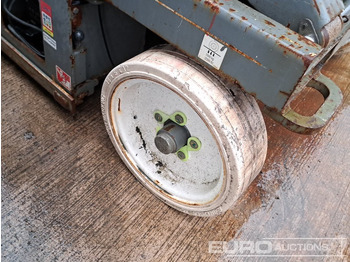 منصات هيدروليكية متنقلة 2014 SkyJack SJ4632: صور 5 منصات هيدروليكية متنقلة 2014 SkyJack SJ4632: صور 5