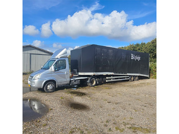 شاحنة جرار IVECO Daily