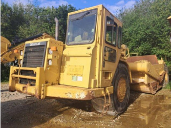 ماكينات التسوية CATERPILLAR